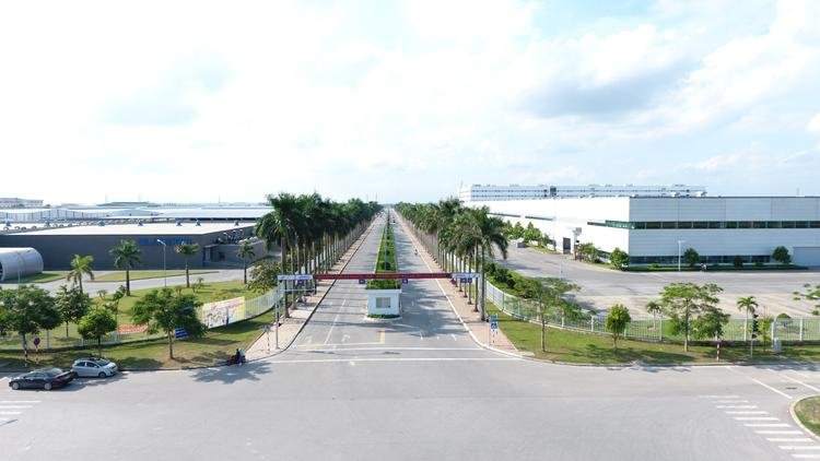 Thuê Xe Đưa Đón Chuyên Gia Đi KCN: Giải Pháp Tối Ưu Chi Phí Cho Doanh Nghiệp